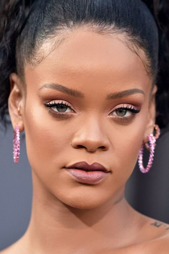Rihanna| Η καθημερινή ρουτίνα περιποίηση της superstar