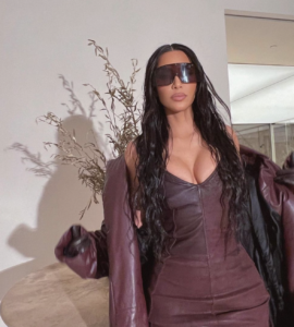 Hair Oiling: H Kim Kardashian σου δείχνει πώς να συνδυάσεις το hair care με το styling