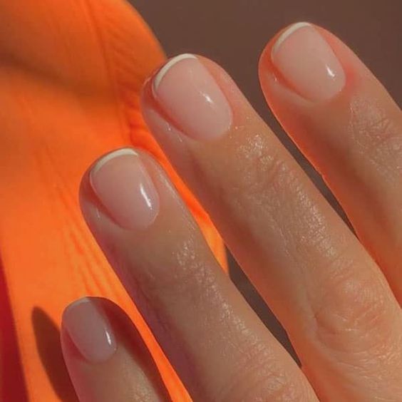 Clean manicure: Η τέλεια λύση για εσένα που δεν αγαπάς το χρώμα