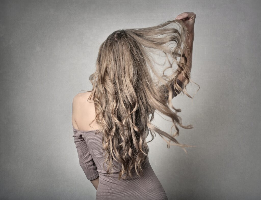 Μακριά μαλλιά| 5 tips για να τα αποκτήσετε εύκολα και γρήγορα