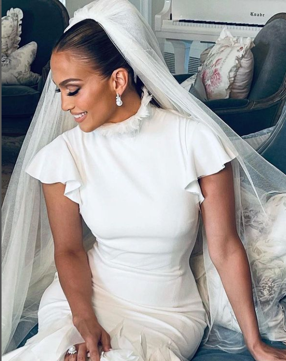 Jennifer Lopez: Τα πάντα για το μακιγιάζ και το νυφικό της την ημέρα του γάμου της
