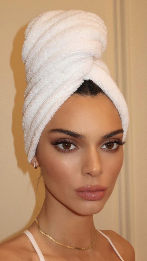 Kendall Jenner: Το beauty gadget που τονώνει την επιδερμίδα της!