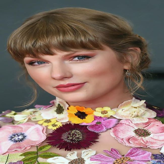 Taylor Swift: Παρουσίασε μια νέα εκδοχή του bubble ponytail