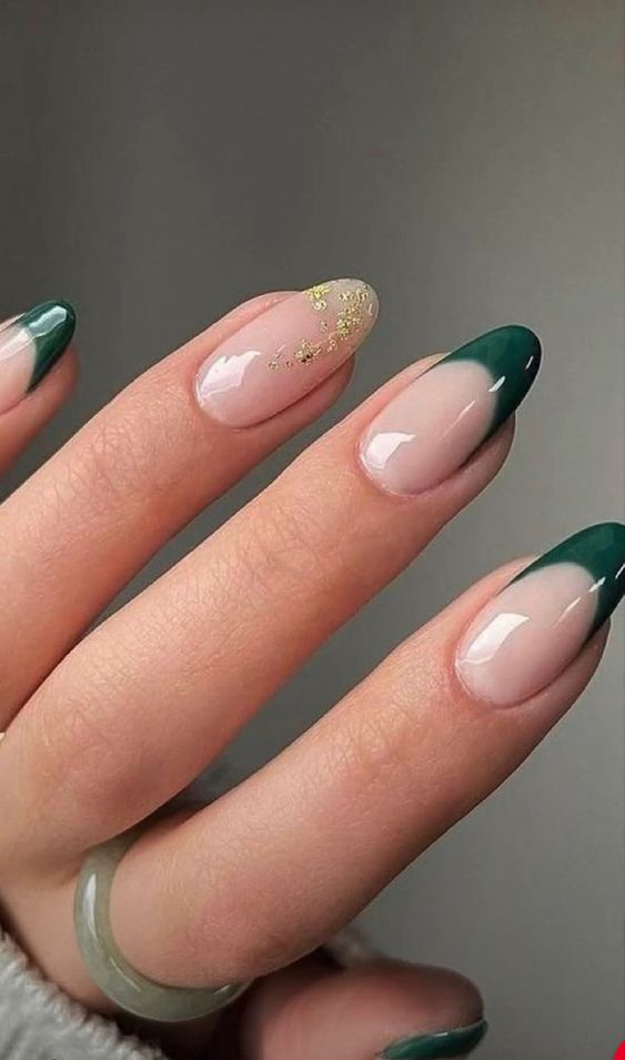 Emerald nails: Γίνονται τάση και σας προτείνουμε 5 τρόπους να τα υιοθετήσετε
