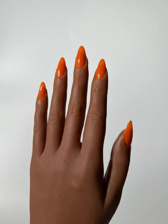 Πορτοκαλί νύχια